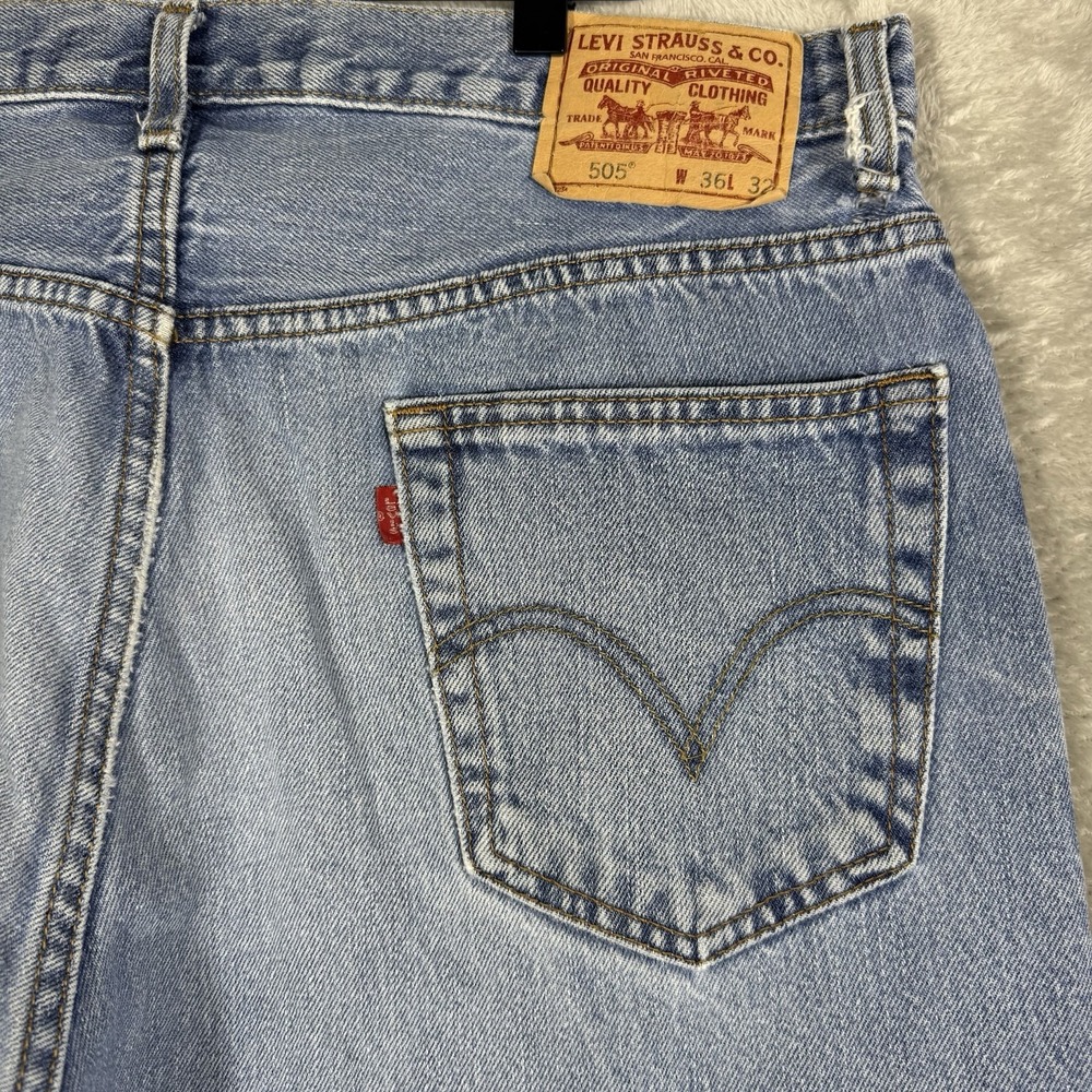 Vintage Levis 505 Jeans Denim Blue Mens 36x32 Fits 35x31 Straight Leg Light Wash - Picture 10 of 16